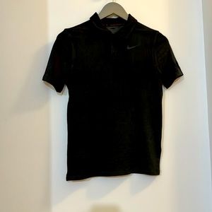 Boys black Nike shirt medium